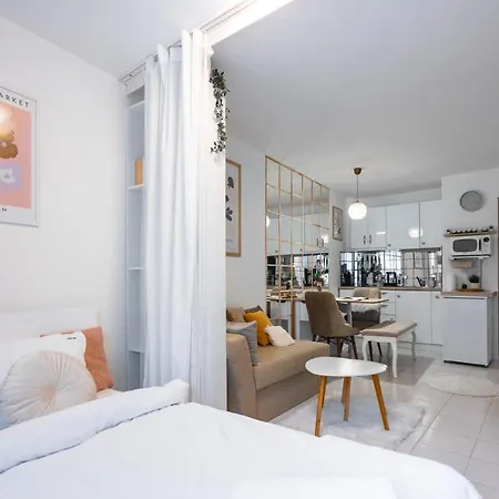 Cozy - Your Away From By Flat Mаnager Apartman *